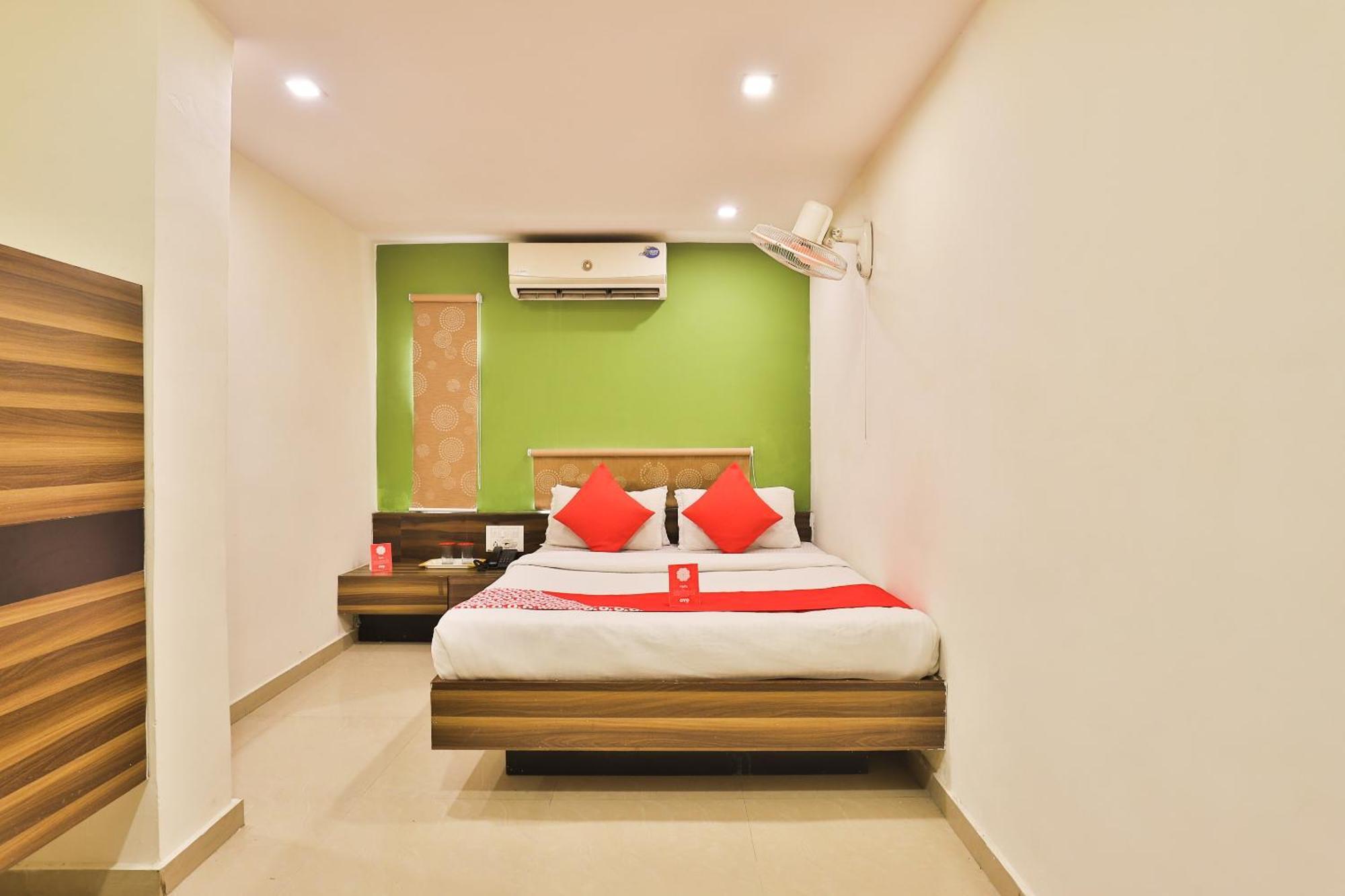 Super Hotel O Apollo Amhedabad Dış mekan fotoğraf
