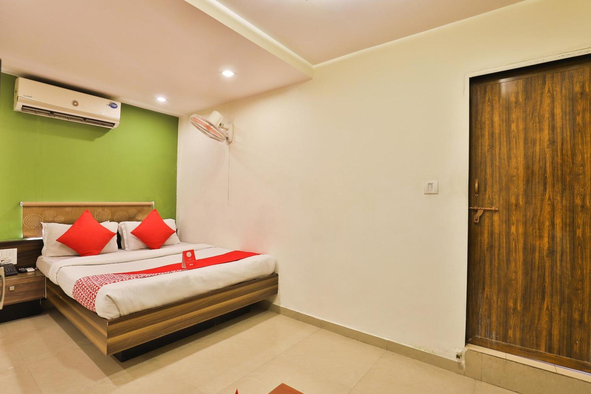 Super Hotel O Apollo Amhedabad Dış mekan fotoğraf